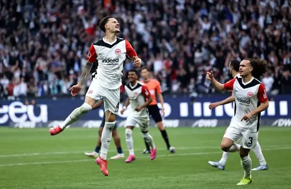 eintracht-frankfurt-v-rb-leipzig-bundesliga-8-585x387